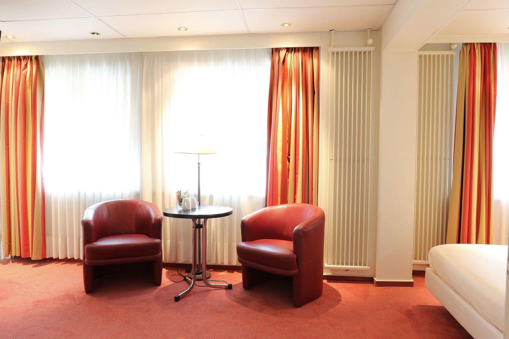 Js Hotel Epen Exteriér fotografie