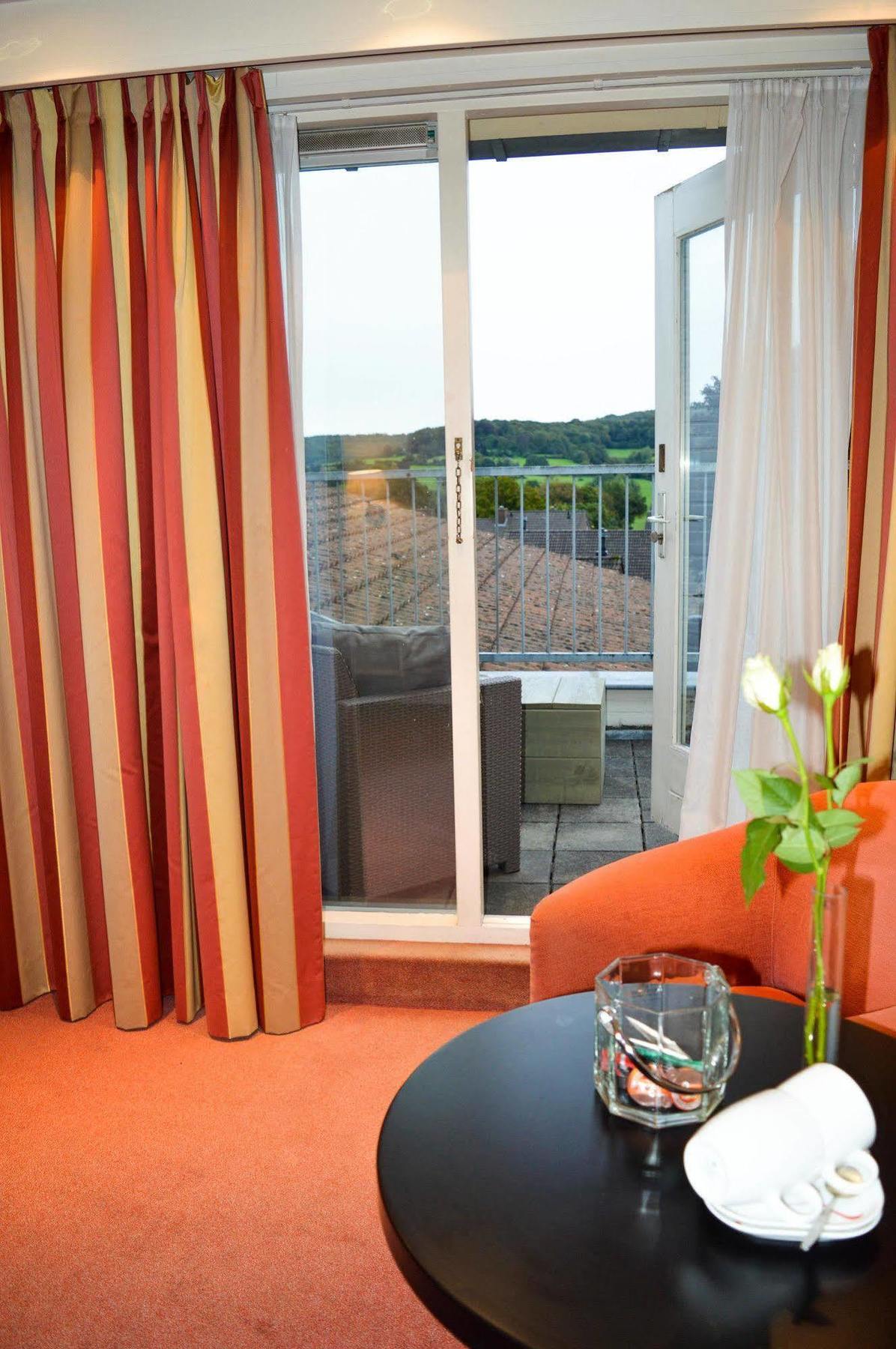 Js Hotel Epen Exteriér fotografie